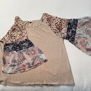Umgee Beige Top with Paisley and Floral Sleeves